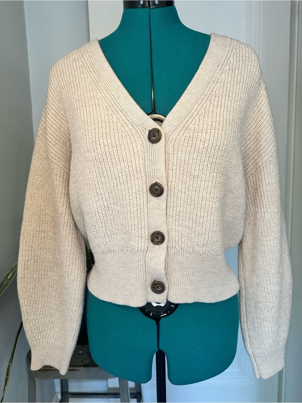 Velvet Women's Light Tan cardigan Sweater large